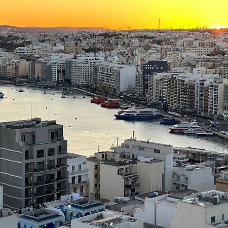 Malta - Best Panoramic Penthouse Lägenhet Sliema Exteriör bild