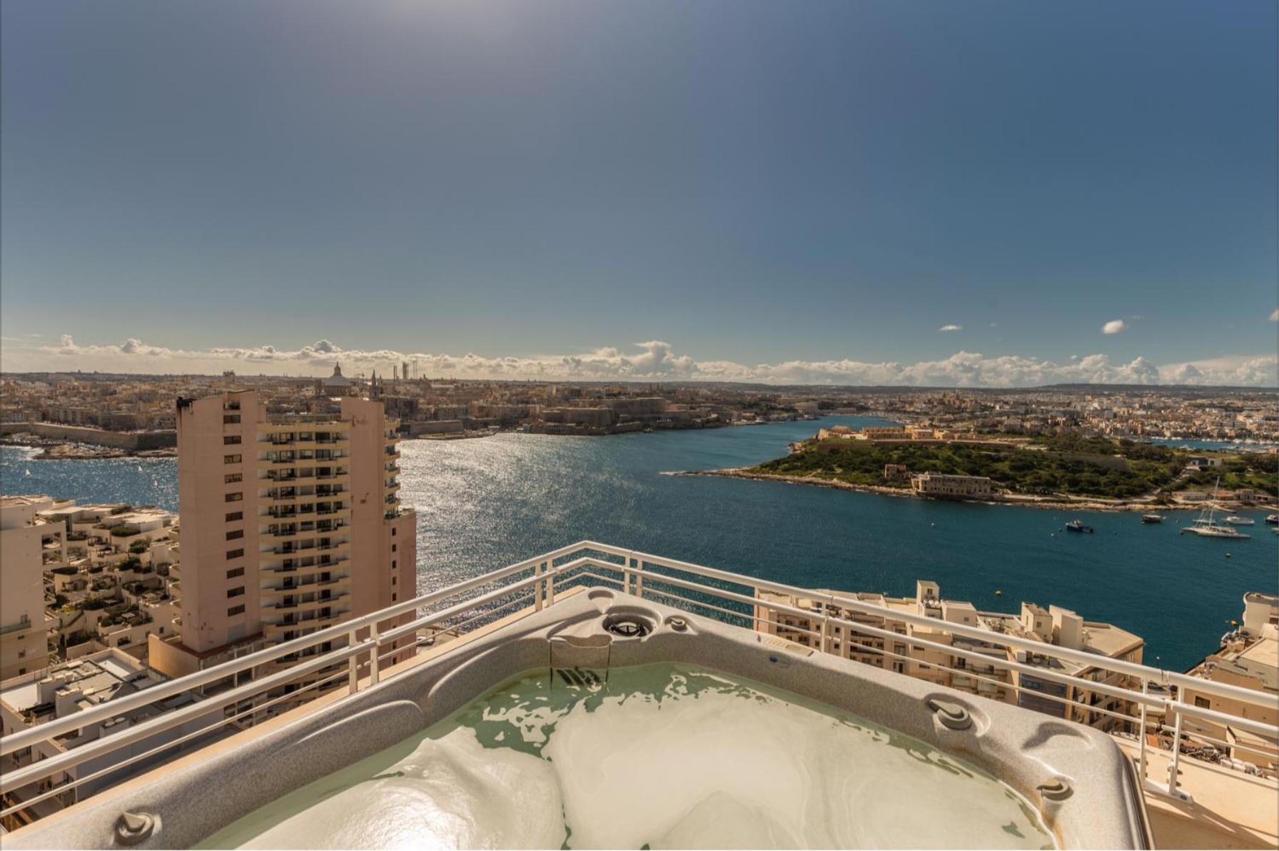 Malta - Best Panoramic Penthouse Lägenhet Sliema Exteriör bild