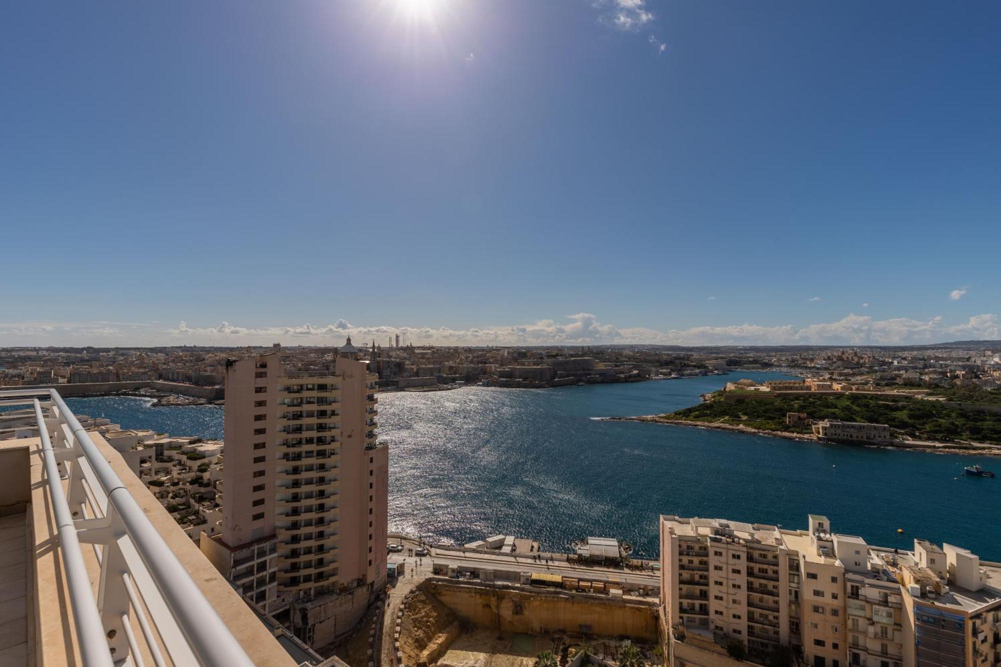 Malta - Best Panoramic Penthouse Lägenhet Sliema Exteriör bild