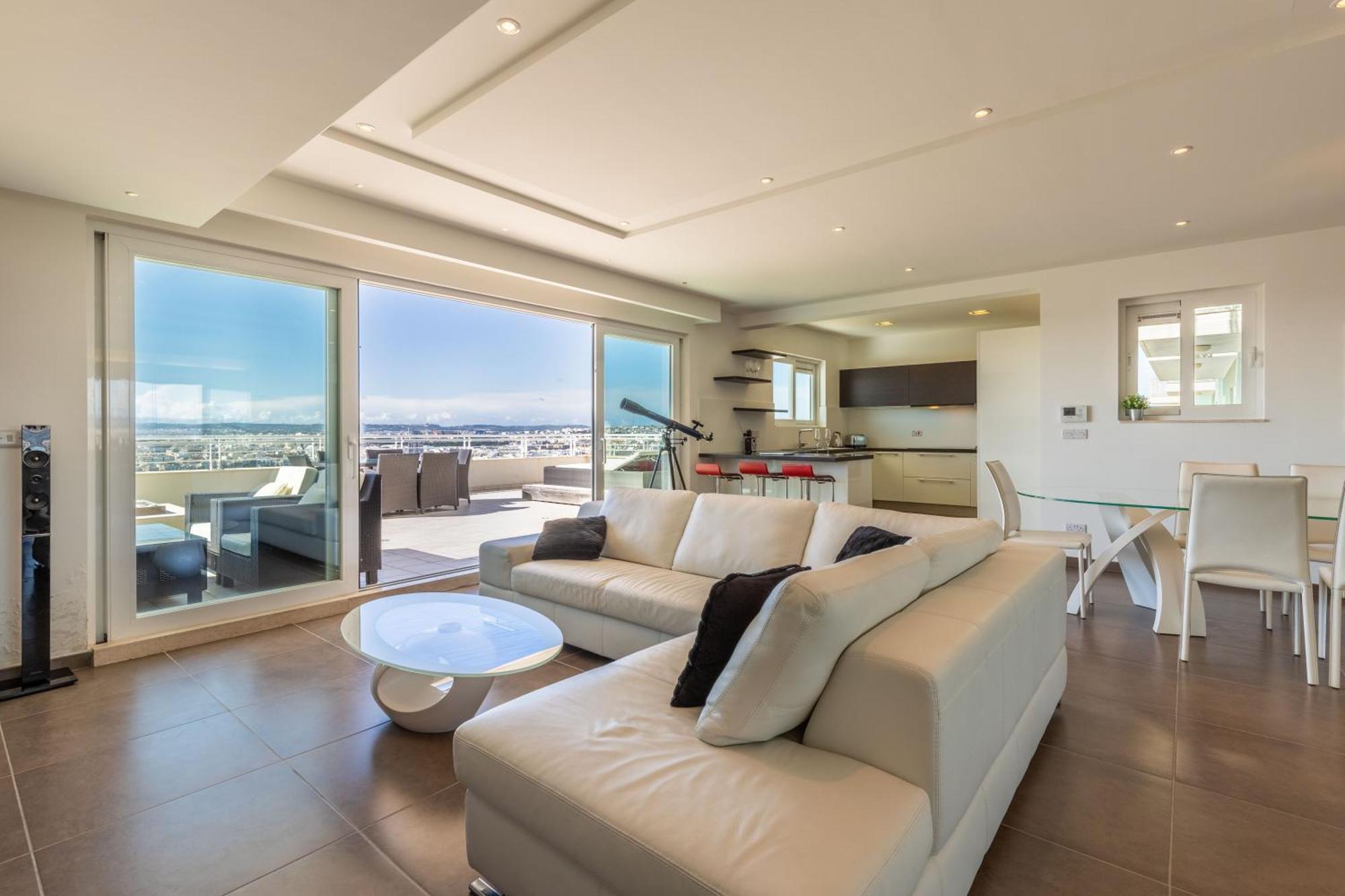 Malta - Best Panoramic Penthouse Lägenhet Sliema Exteriör bild